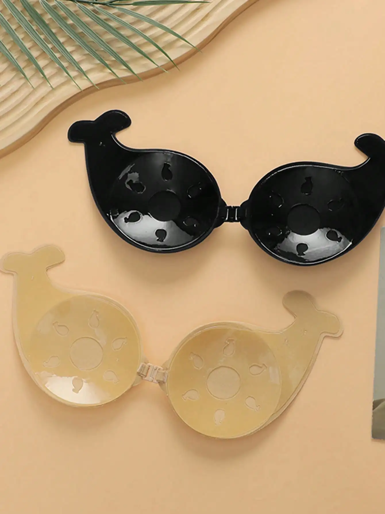 قطعتان من غطاء حلمة الدلفين السيليكوني، رقعة صدر لاصقة غير مرئية قابلة لإعادة الاستخدام، ملحقات الملابس الداخلية والملابس الداخلية