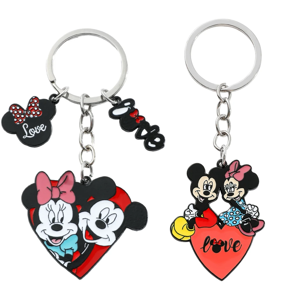 قطعتان، سواء تستخدم كديكور حقيبة الظهر أو لتزيين المفاتيح، ويمكن أن تضيف لمسة من الرومانسية والدفء من ديزني إلى الحياة اليومية. #1