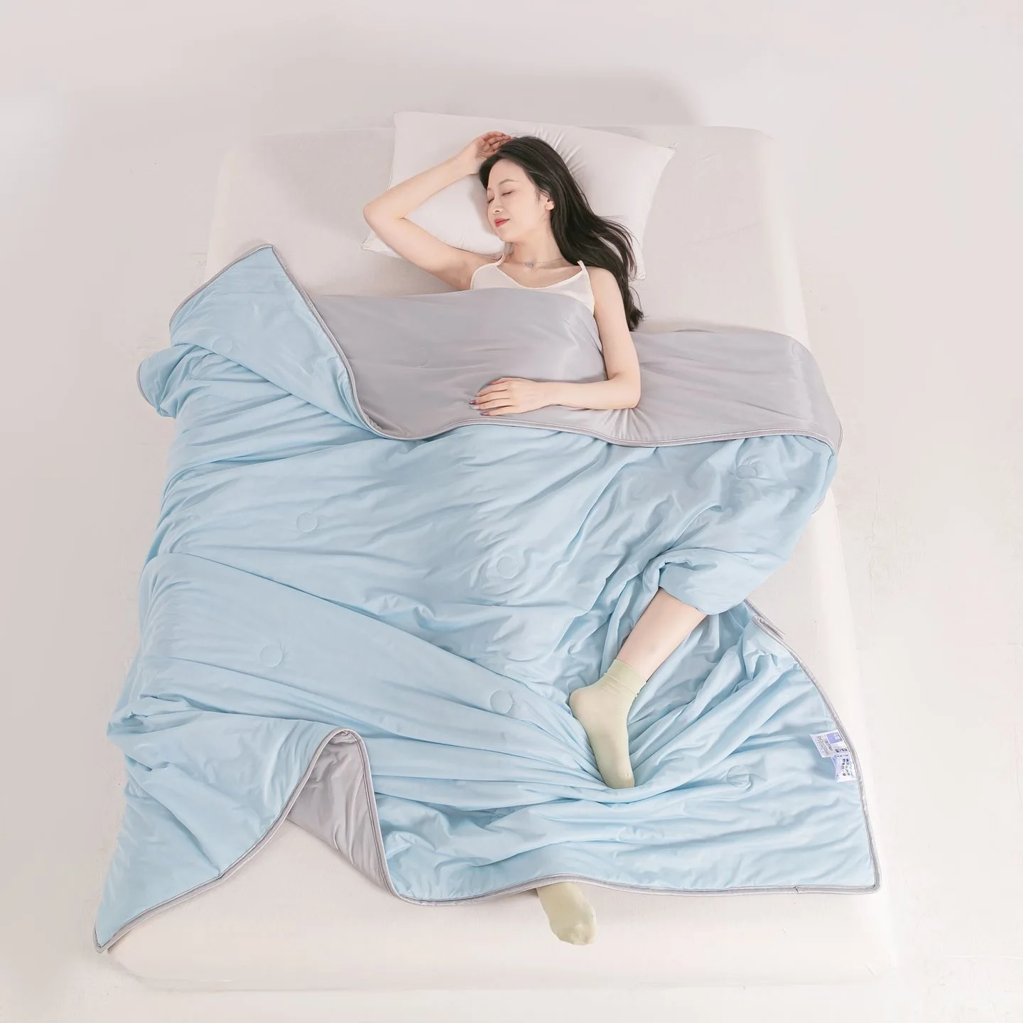 Air Condition Comforter for Summer Pure Color Ice Silk Cooling Blanket Lightweight and Smooth Twin/King Size Cold Quilt