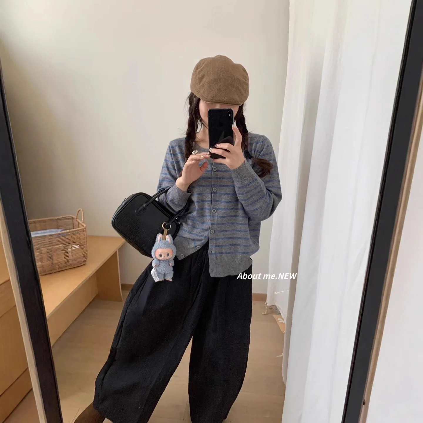

Crew Neck Contrasting Striped Cardigan Simple and Versatile Single-breasted Knitted Sweater 2025 Fall/winter Sweater for Women