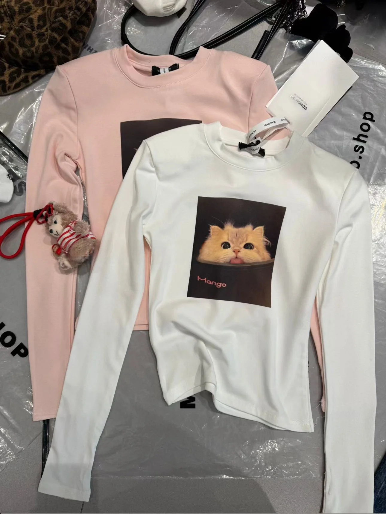 تي شيرت كوري Sle Long Sve Fce مبطن ort تي شيرت نسائي بقصة ضيقة ومبطن بطباعة علوية ناعمة ومريحة من القطن... #1