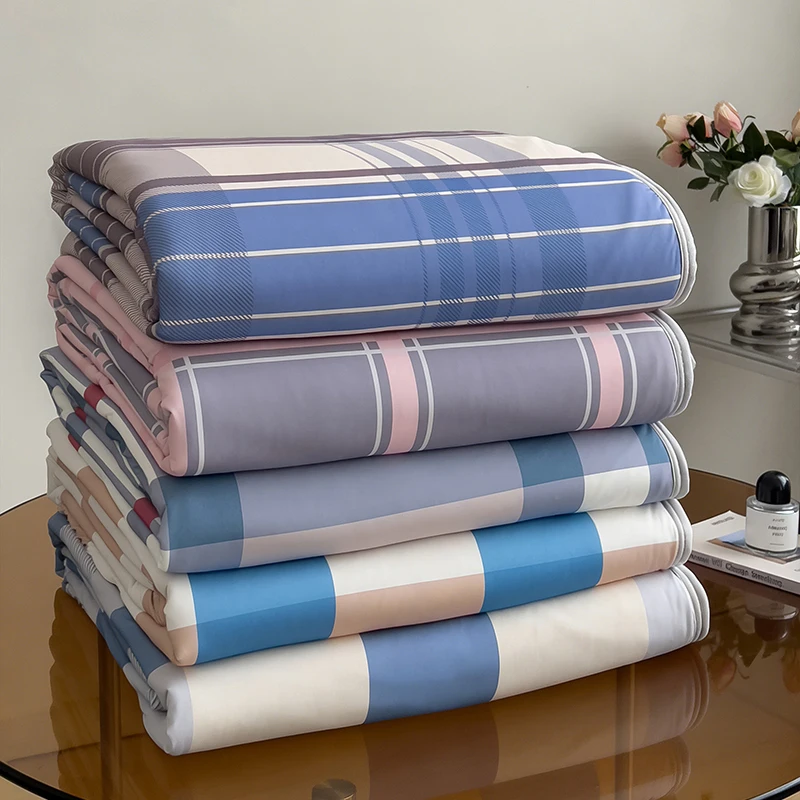 Soft Cooling Summer Quilt Plaid Print Lightweight Air Condition Comforter Ice Silk Cool Blanket Skin Friendly Thin Quilt for Bed