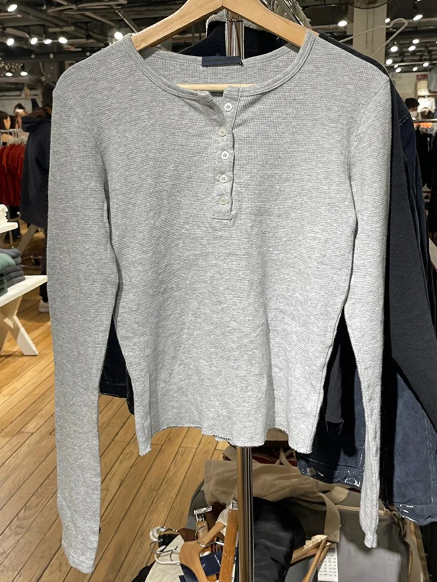 

Gray Waffle Simple Button T-shirts Women Autumn Cotton Slim O-neck Harajuku Long Sleeve Tees Female Vintage Chic Y2K Crop Tops