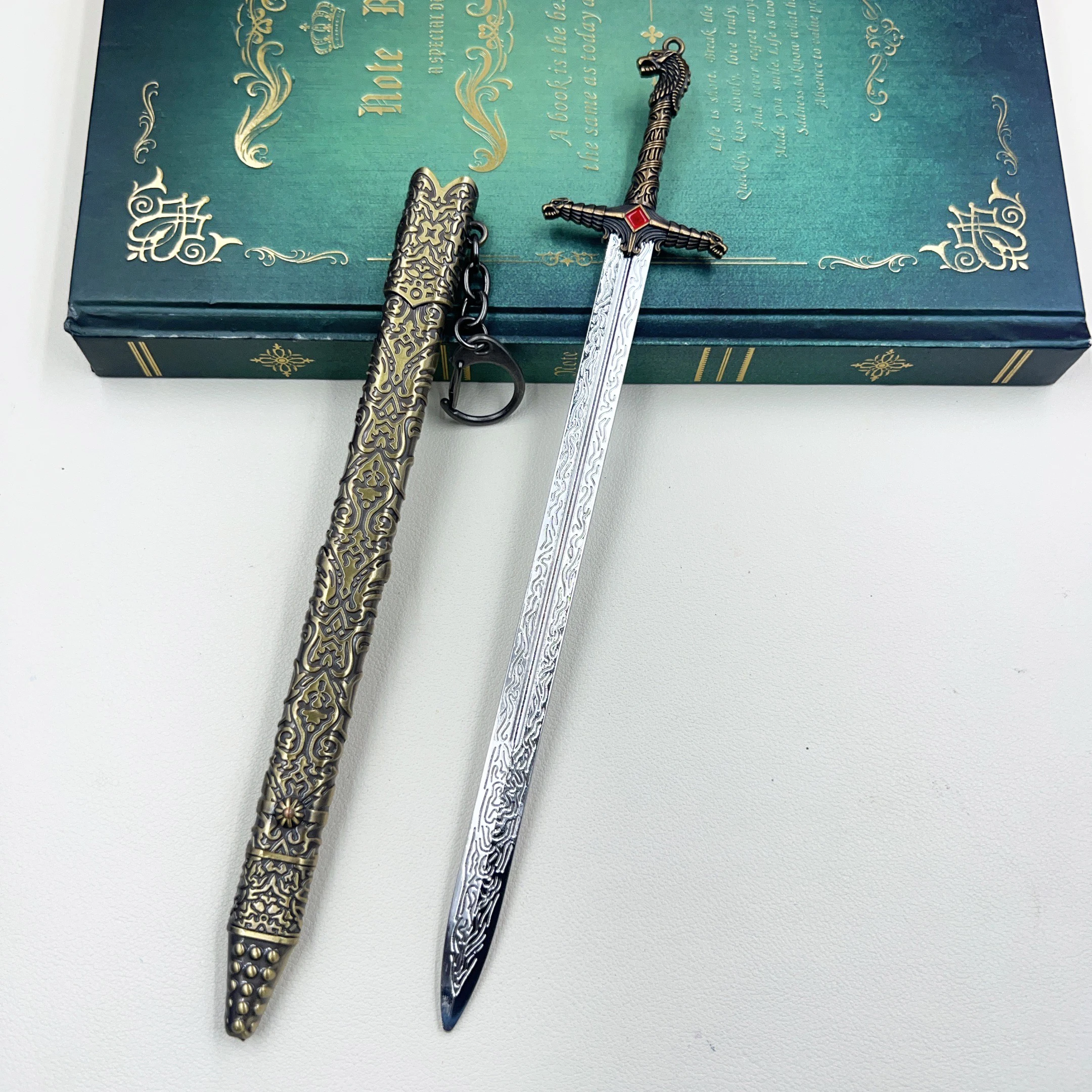 Abridor de cartas de Oathkeeper, accesorio de metal de Brienne of Tarth, regalo de Jaime Lannister, llavero modelo de espada de acero GOT Valyrian