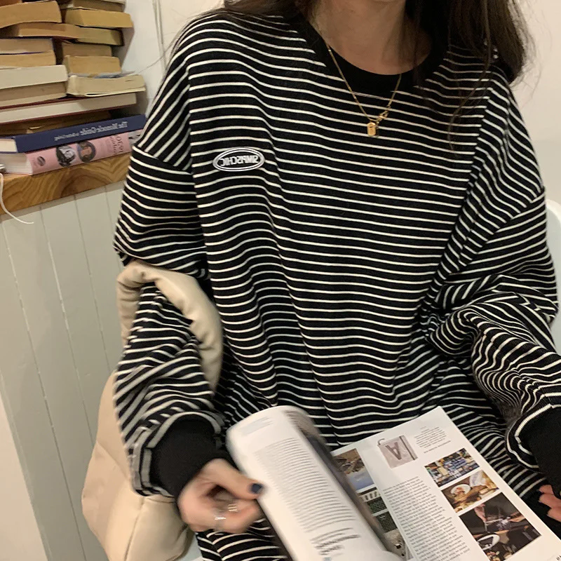 Damen Herbst T-Shirt Winter Studenten-Sweatshirt Gestreiftes Langarm-Oberteil mit Normalen Schultern Neues Rundhals-Langarm-Sweatshirt – Detail 3
