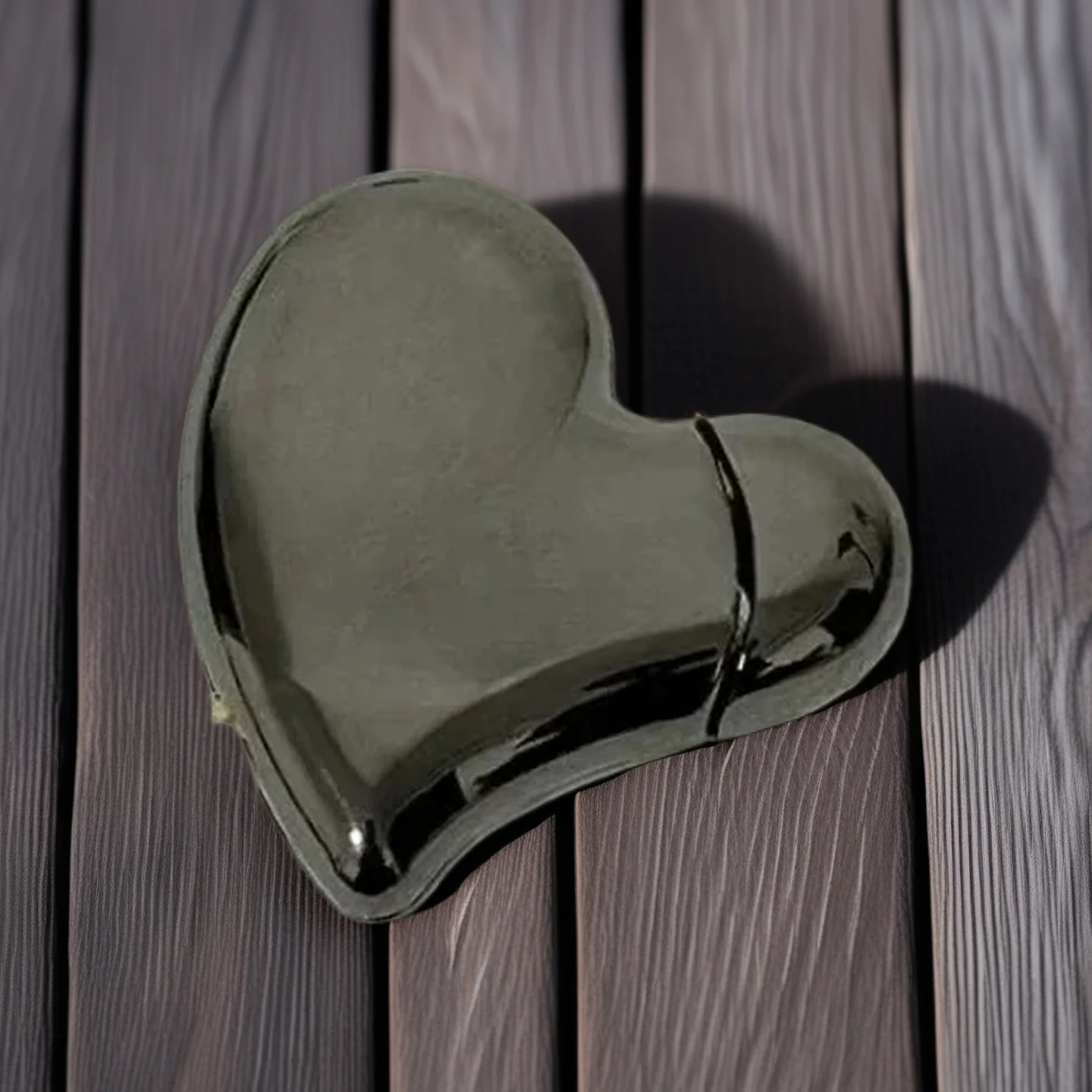 

High End Luxury Heart-Shaped Lighter Made Of Metal Material Portable And Personalized Design Men's And Women's Light Luxury Gift