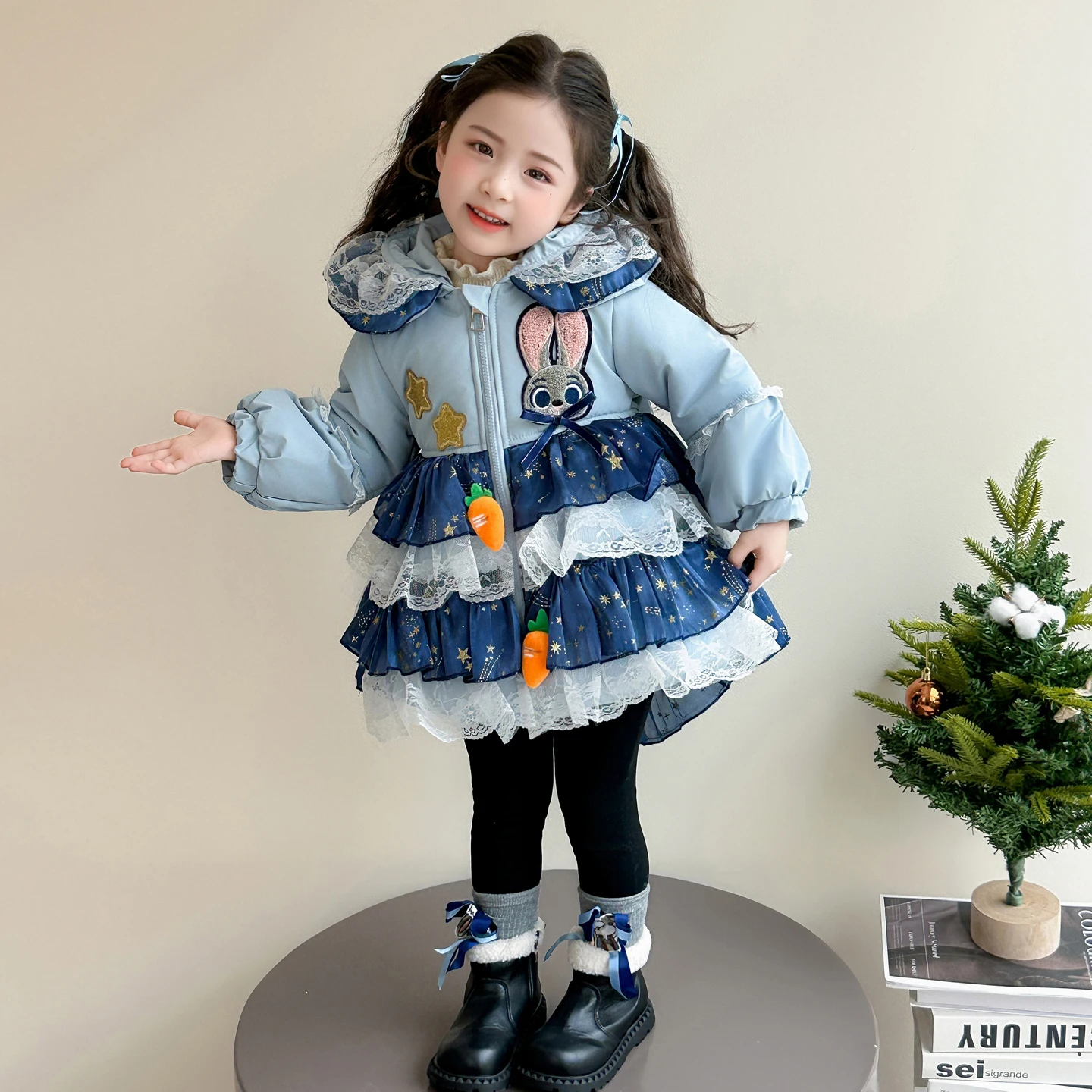 

Утепленная куртка с капюшоном и кроликом для девочек, теплое пальто в корейском стиле с кружевом и оборками, универсальное модное зимнее пальто