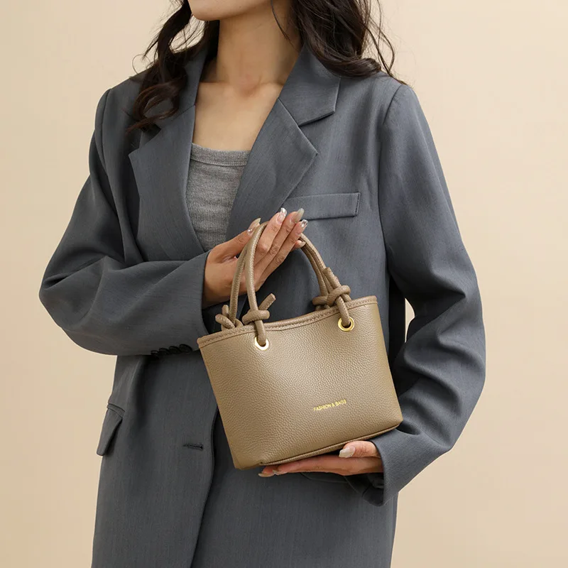 

2025 Classic Womens Bucket Bag Premium Tote Shoulder Crossbody Purse Versatile Work Commute Handbag