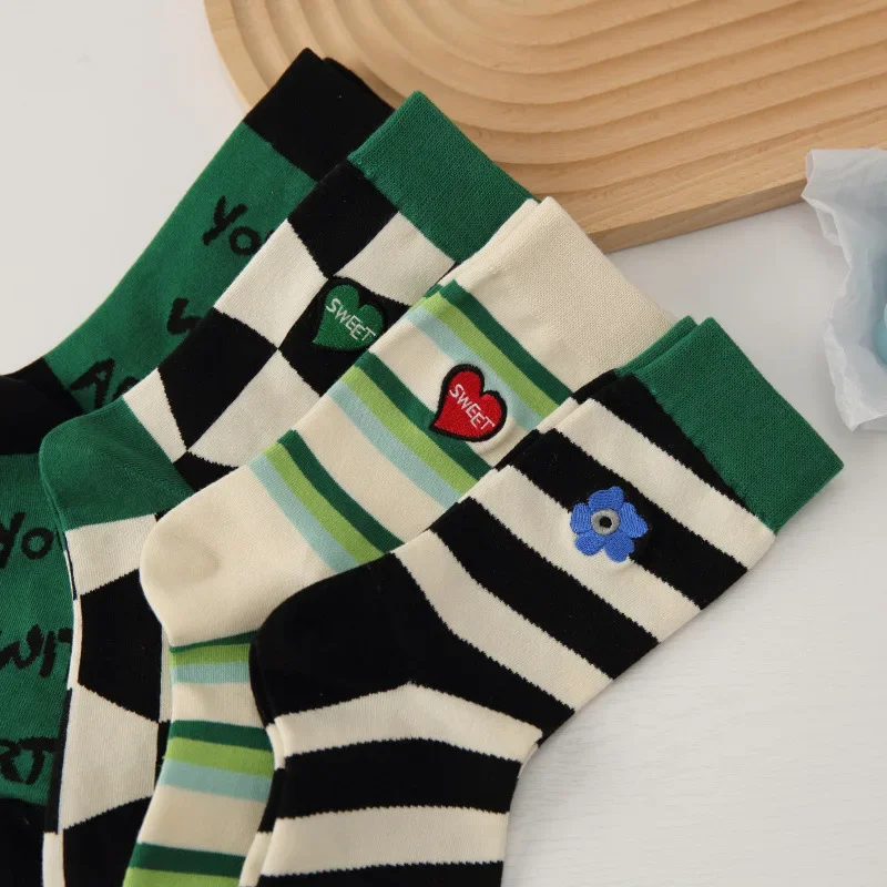 

Green Series Striped Flower Embroidered Socks Cute Sweet Love Heart Geometric Plaid Cotton Sock Women Casual Letter Print Soxs