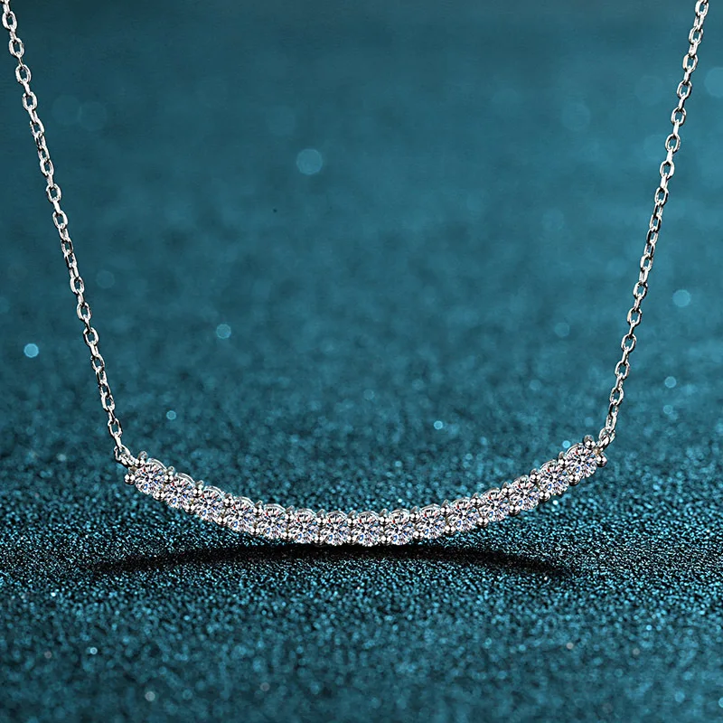 S925 Pure Silver Necklace, Women's Moissanite Pendant, Smiling Face, Collarbone Chain, Plated with Pt950 Gold Jewelry