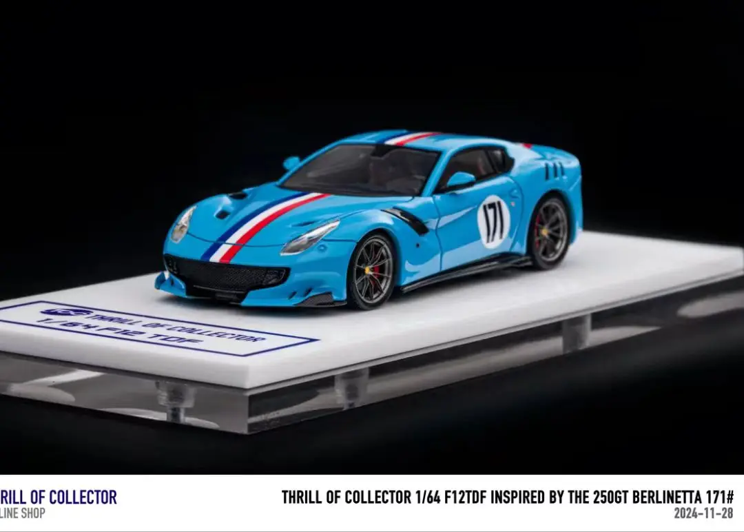 1:64 F12 TDF high-end hars miniatuur auto modemodel display, volwassen collectie display, geschikt voor vakantiecadeaus aan vrienden.