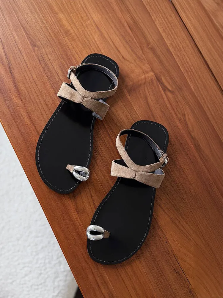 

Женские сандалии, новинка 2025, весна/лето, туфли на плоской подошве из натуральной кожи, повседневная женская обувь с металлическим кольцом