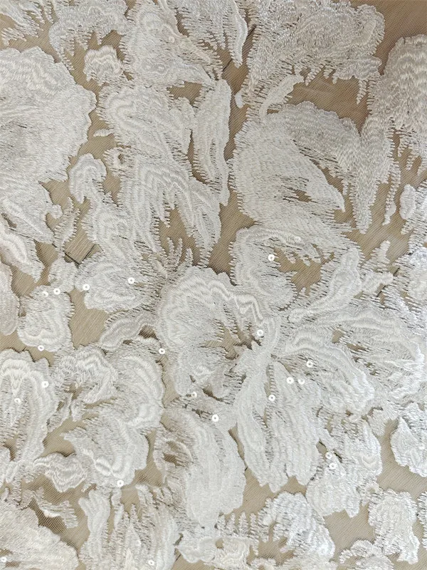 New Off White Big Flower Fashion Design Handmade Embroidery Net Lace Fabric Sequins High Quality Fabric for Party Evening Dress