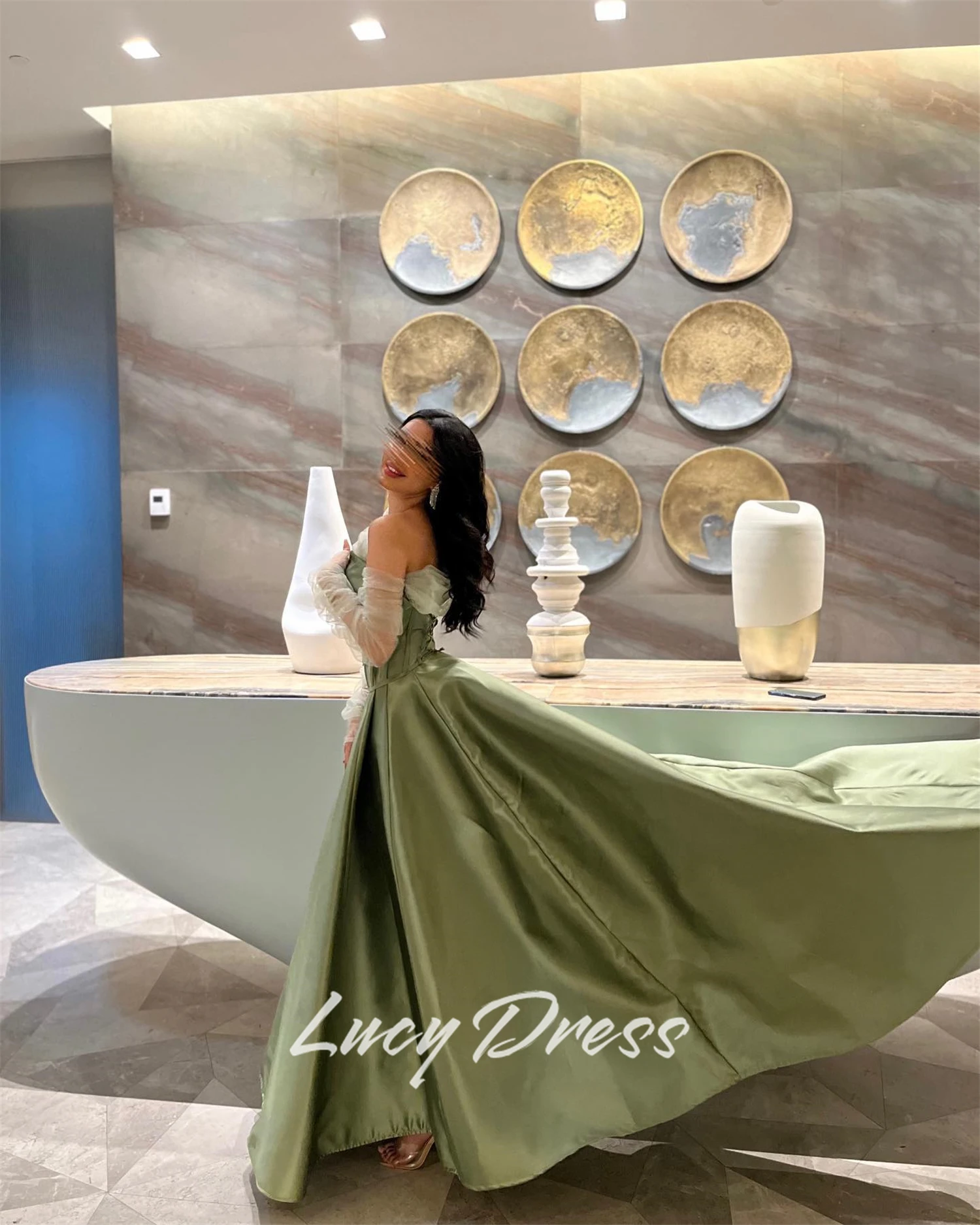 Lucy Maßgeschneidertes Ballkleid, Saudi-Luxus-Damen-Abendkleid, luxuriöse 2025, Abschlusskleider aus Blumenstoff für besondere Anlässe