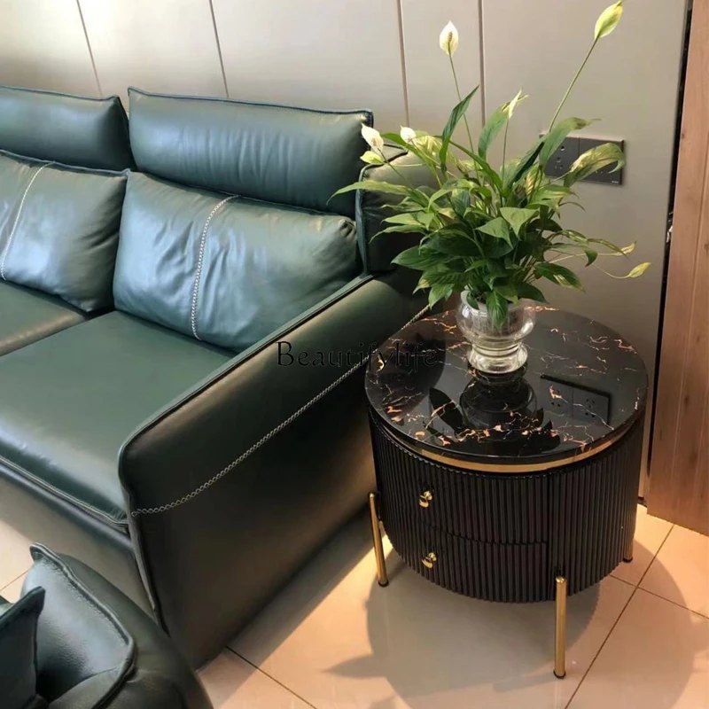 *Kemewahan ringan, kesederhanaan modern, sudut marmer