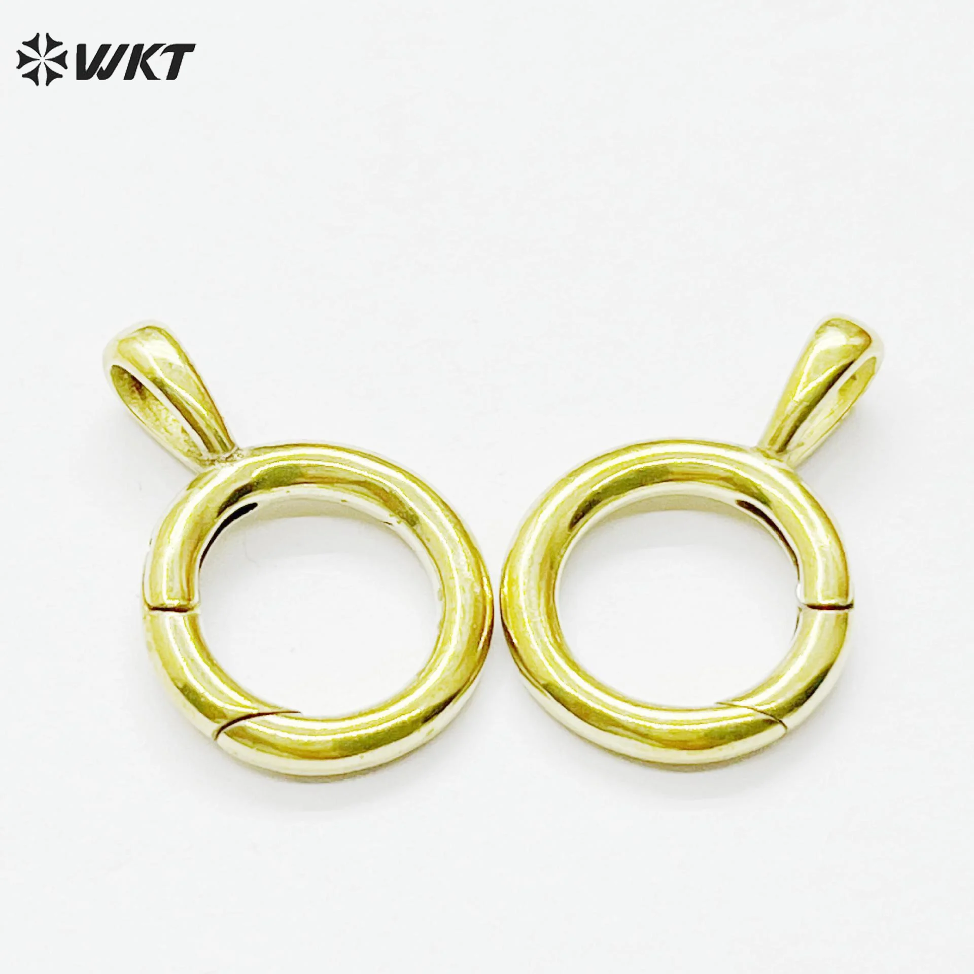 WT-JFE133 New Wholesale Round Shape Hollow Design Yellow Brass And 18K Gold Plated Buttons Jewelry Accessory