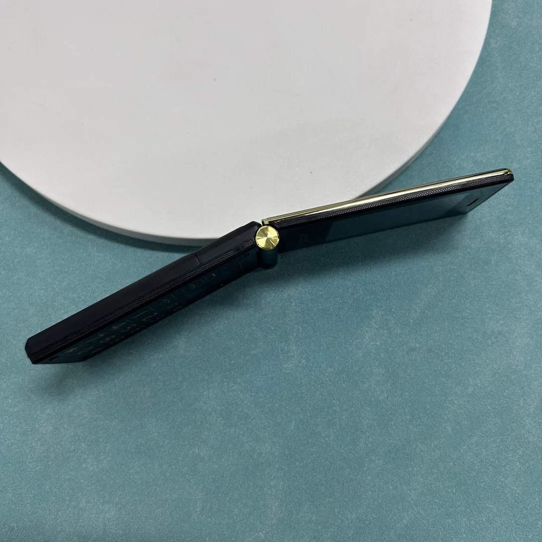 YEEMI M3-1 teléfono móvil con tapa 2,8 pulgadas GSM 2G luz LED Dual SIM 8MP cámara teclado grande voz fuerte teléfono móvil Original