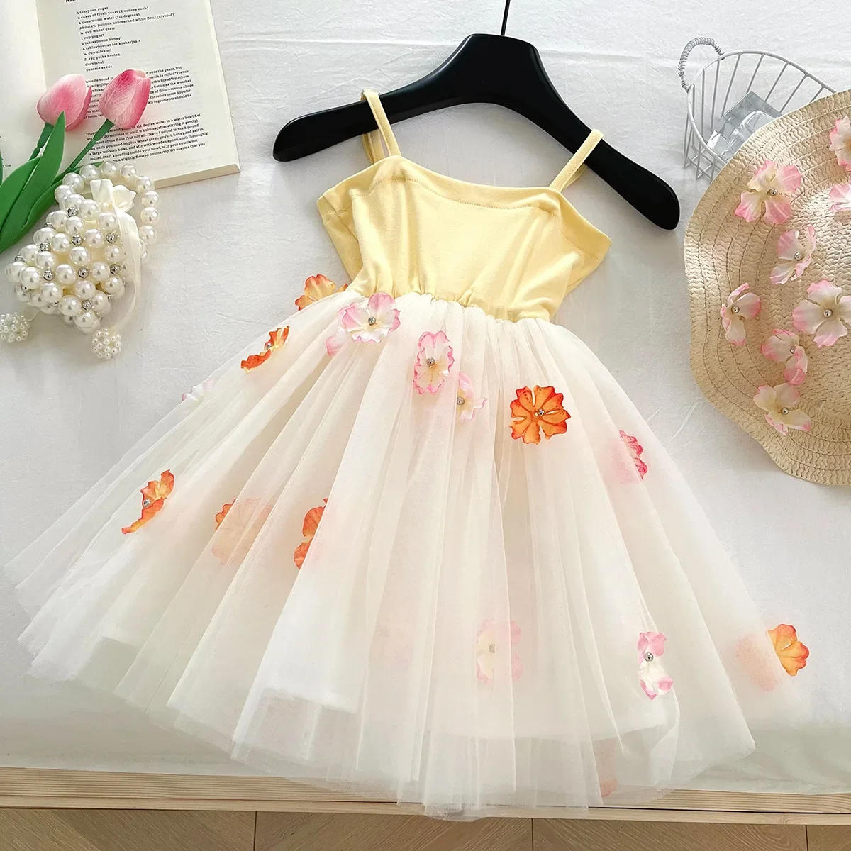 

Girls Skirt 2025 Summer New Childrens Clothing Korean Wind Girl Baby Suspender Flower Lovely Net Gauze Skirt Casual Daily