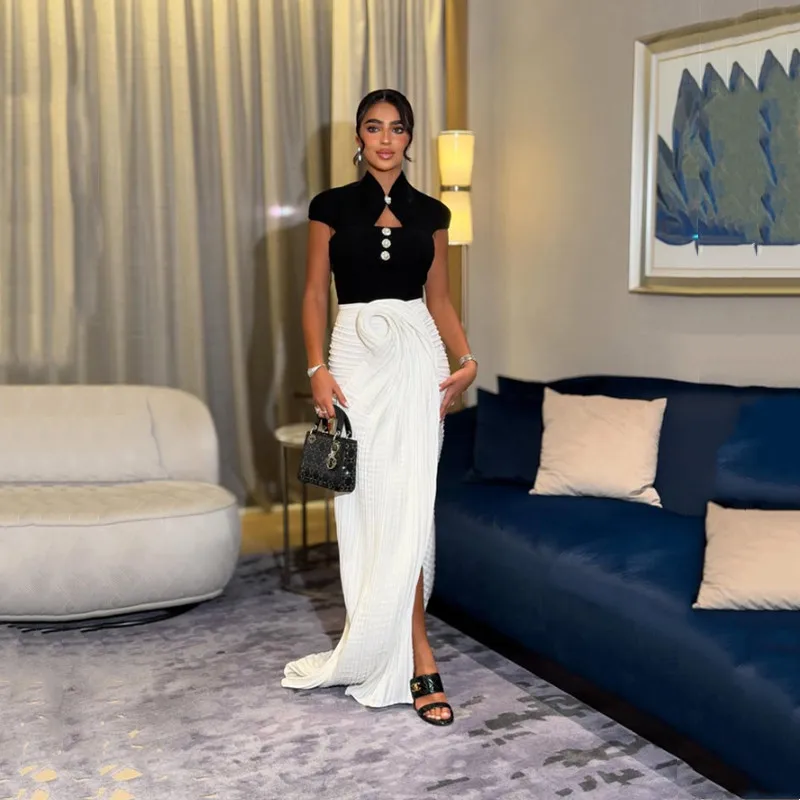 

Simple Sheath Prom Dress Elegant High Neck Pleat Button Sleeveless Evening Dress Sexy Side Slit Ruched Floor-Length Customized