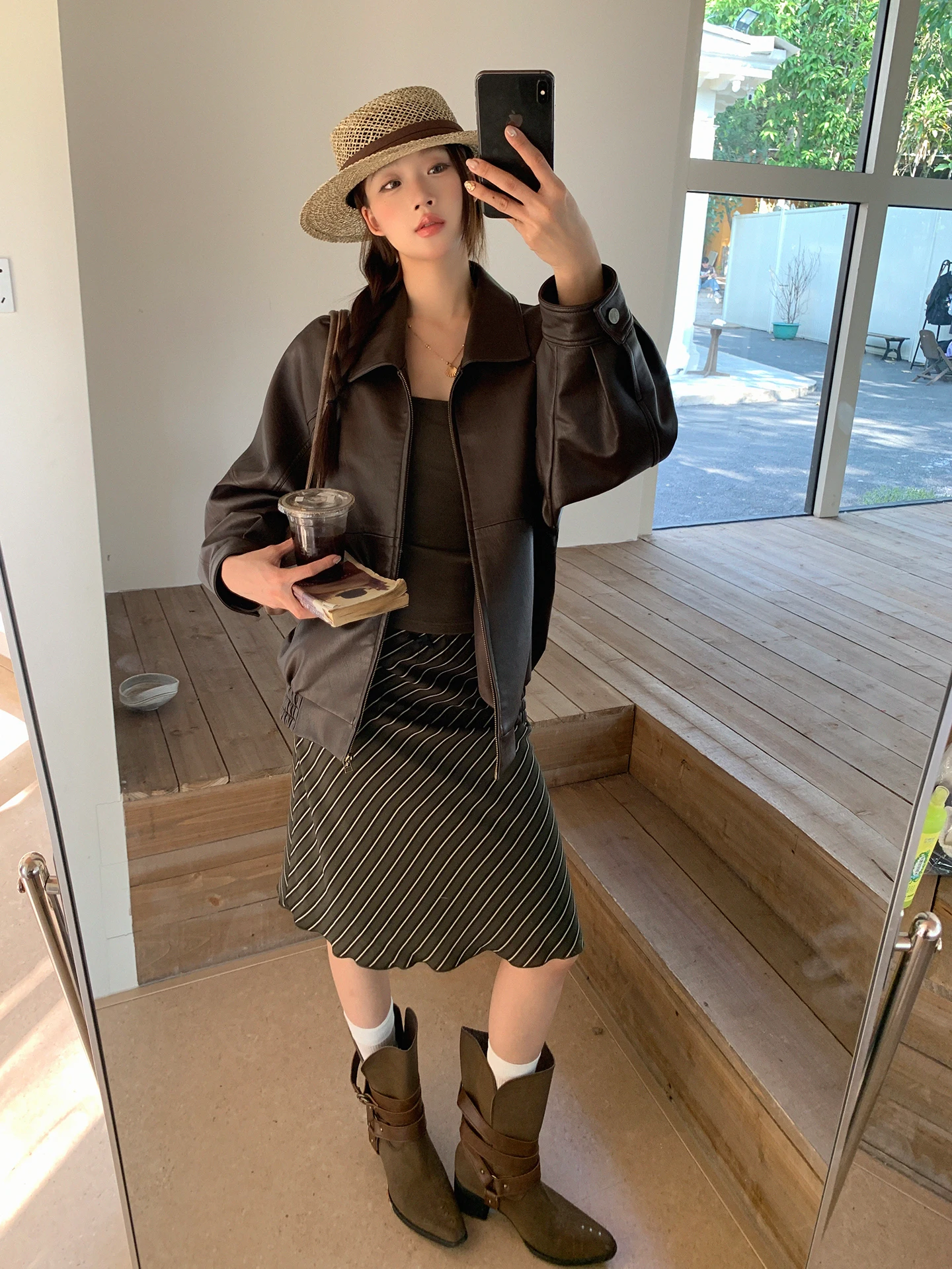 レッドセレブリティクラブ レディース レザージャケット 2026年春 クールスタイル コーヒーカラー 高品質PUレザーコート 長袖ジッパー