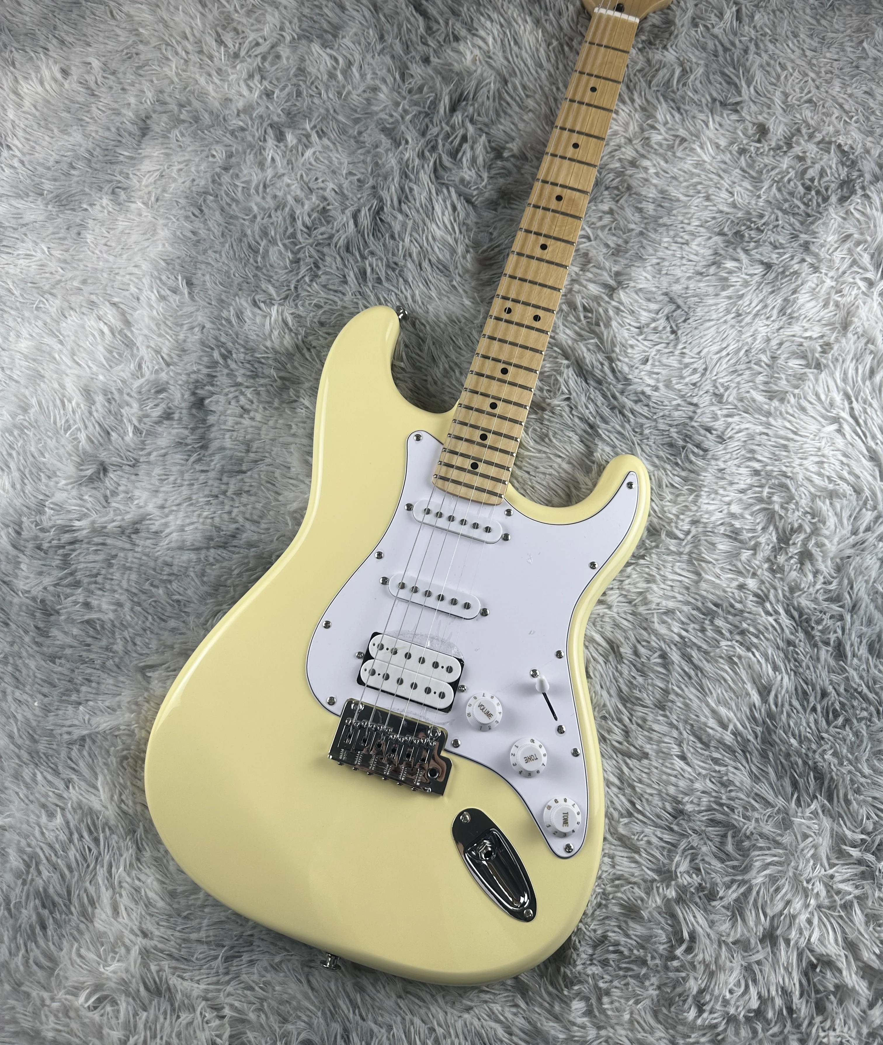 ST electric guitar, creamy yellow light, imported paint, alder body, maple fingerboard, 6-string, quick shipping included