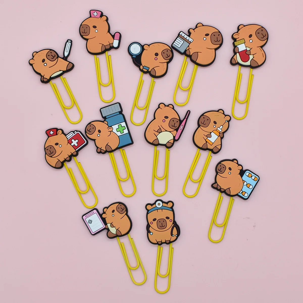 12 pezzi casuali Capibala Cartoon graffette fai da te raccoglitore clip segnalibro decorazione forniture per ufficio scolastico Kawaii