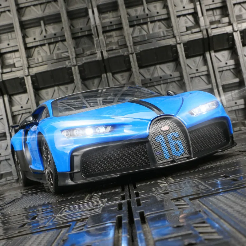 1:18 تشيرون السوبر سبيكة نموذج سيارة لعبة Diecasts صب المعادن الصوت والضوء سيارات لعب للأطفال مركبة