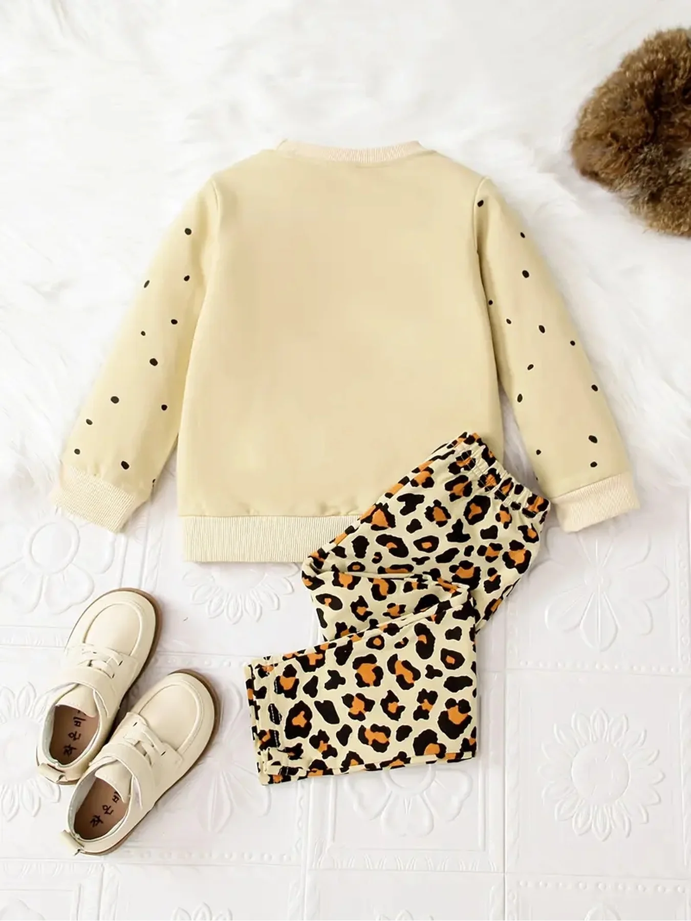 Kids Clothing Set Autumn Winter round Neck Long Sleeved Printed Sweatshirt Top with Leopard Print Elastic Waisted Pants