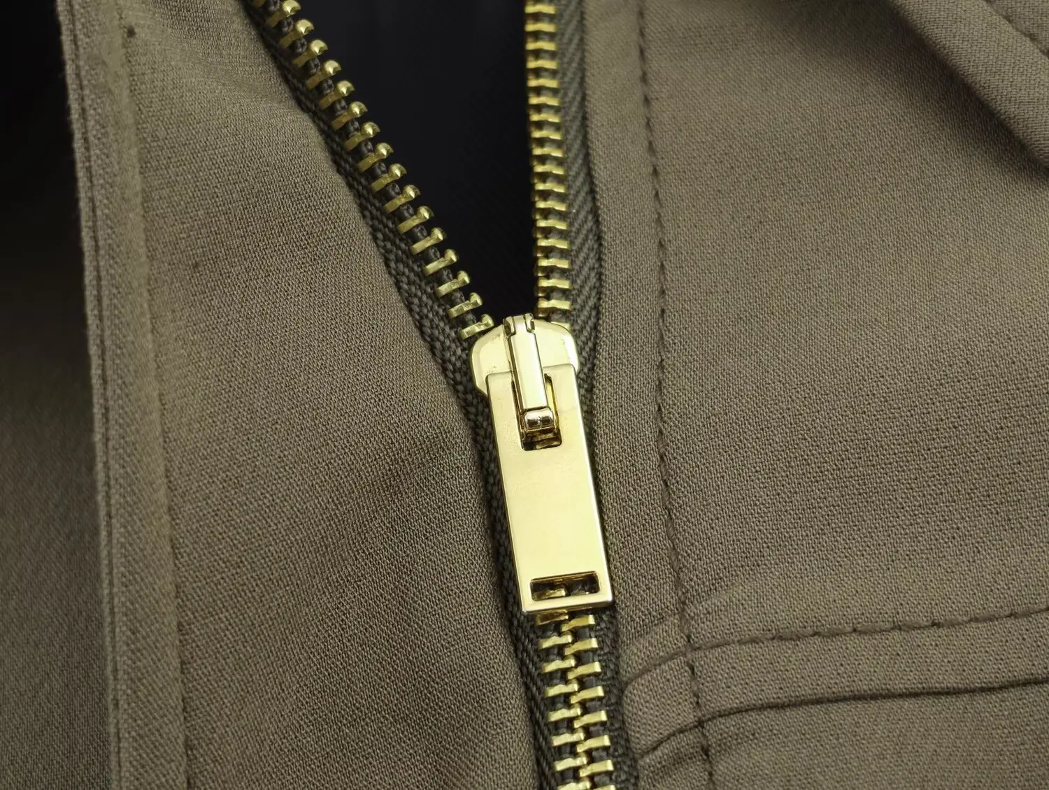 ETJ 2025 منتجات جديدة للربيع والخريف للسيدات سترة ذات طية صدر السترة مزخرفة بجيب كبير وحاشية مطوية نسخة فضفاضة سترة منفوخة