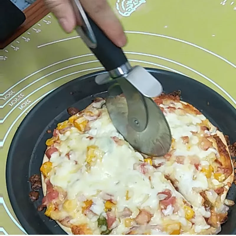 Kitchen Gadgets In China - Kółko do cięcia pizzy ze stali