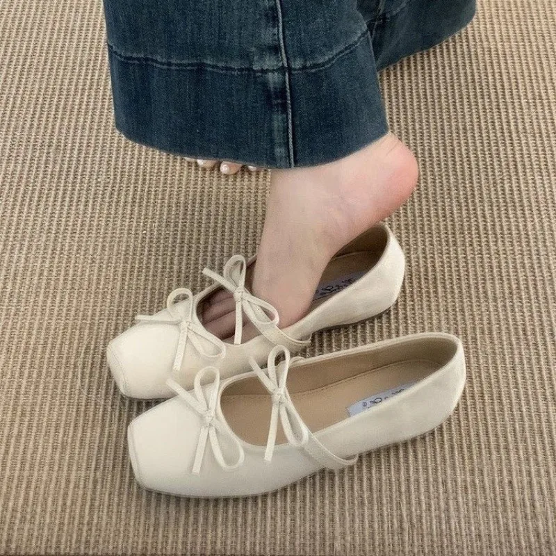 

Новинка 2023 года, женские одинарные туфли с квадратным носком и бантом, противоскользящая мягкая подошва, универсальные весенне-осенние уличные замшевые повседневные одинарные туфли