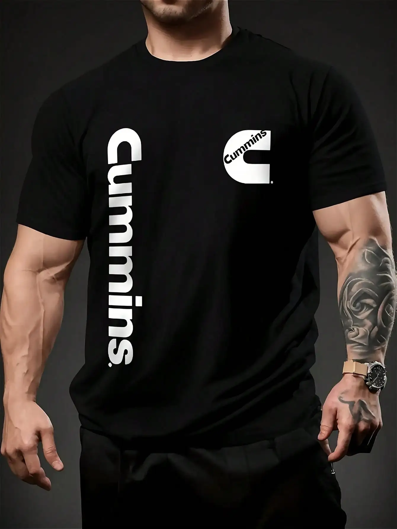 黒の背景にカミンズのロゴ ヘビーウェイト オーバーサイズ メンズ T シャツ - 究極の快適さ、