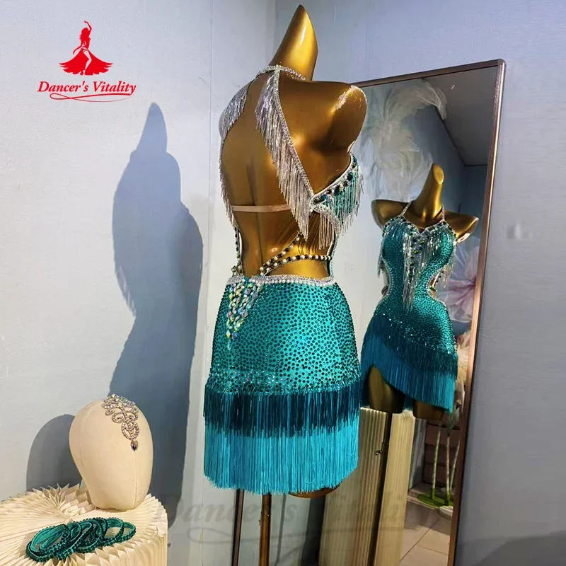 Costumi di performance di danza latina per abiti da competizione di tango samba rumba di lusso personalizzati con nappe piene di diamanti da donna