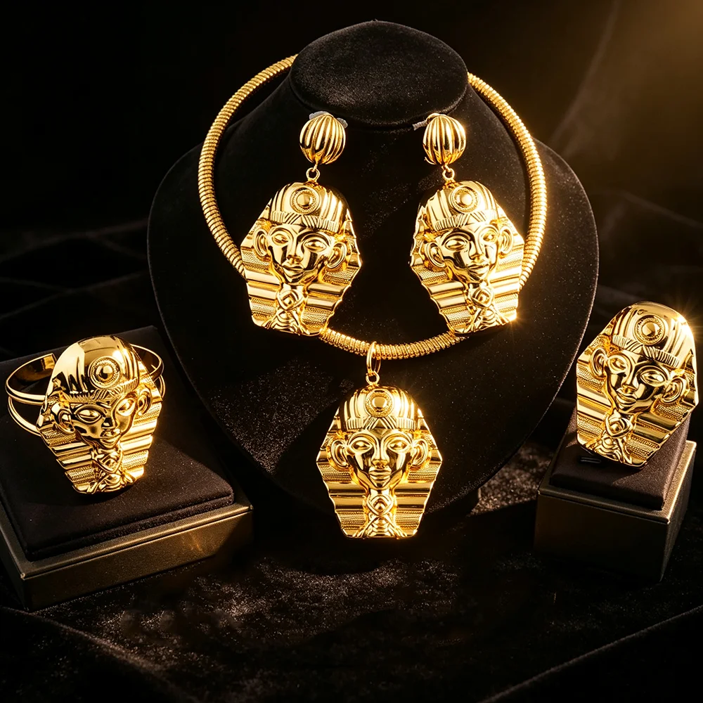 Image of Luxuriöses Ägyptisches Pharaonen-Anhänger-Set, Vergoldeter Schmuck für Frauen, Afrikanisches Statement-Halsketten-, Ohrringe-, Armreif- und Ring-Set, 4-teilig