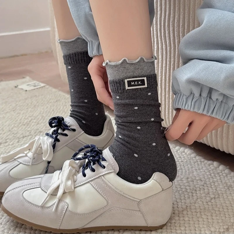 Calzini lunghi da donna in cotone, morbidi e comodi, con puntini carini, stile con volant, design preppy alla moda, calzini casual traspiranti per la strada e la casa