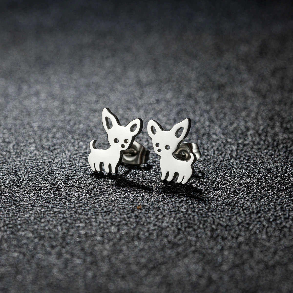 New In Chihuahua Studs Earrings For Women Cute Dog Chihuahua Jewelry Love My Pet Jewelry Animal Earrings Party Gift