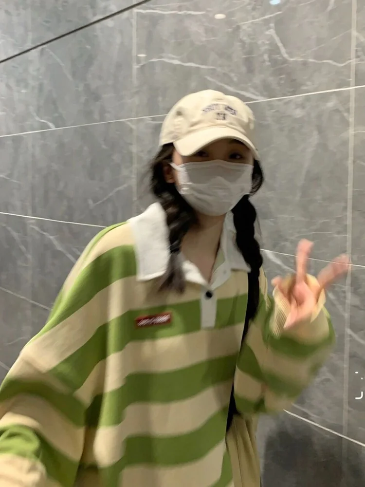 سترة نسائية كبيرة الحجم للربيع والخريف بياقة بولو رفيعة 2025 سترة فضفاضة جديدة على الطراز الأمريكي للطلاب #2