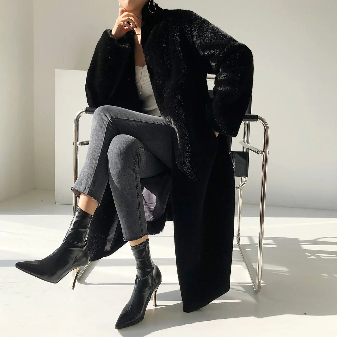 Abrigo largo negro de lujo para mujer, elegante, grueso, cálido, peludo, suave, de piel sintética de visón, con cuello levantado y fajas, abrigo de invierno para mujer