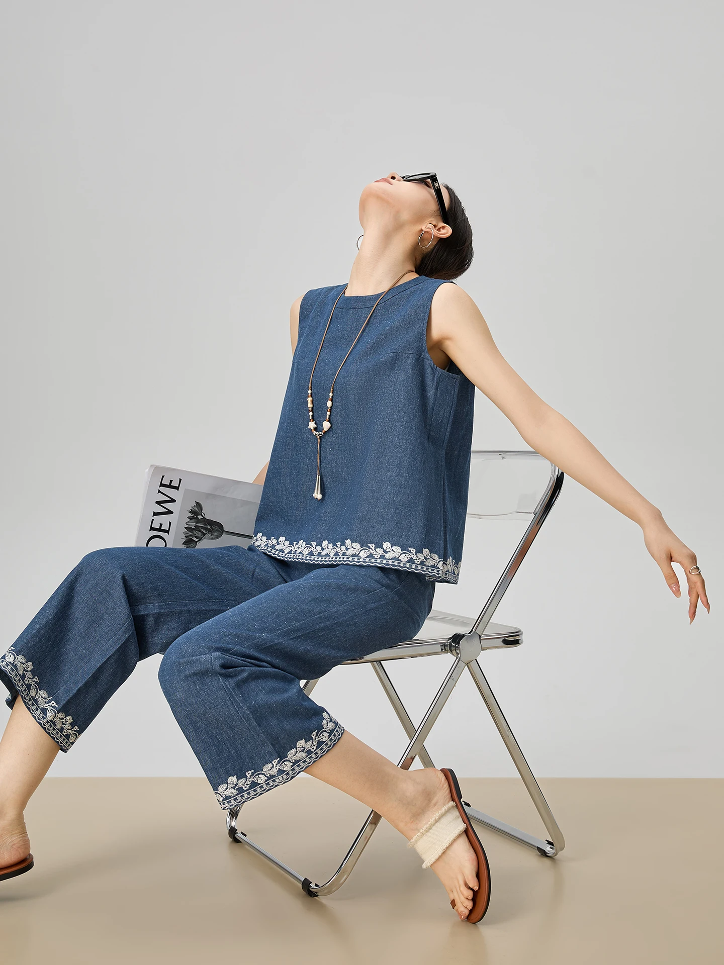 

Летний синий джинсовый жилет с вышивкой и широкие брюки: женский комплект OOTD, повседневный свободный крой, круглый вырез, две части