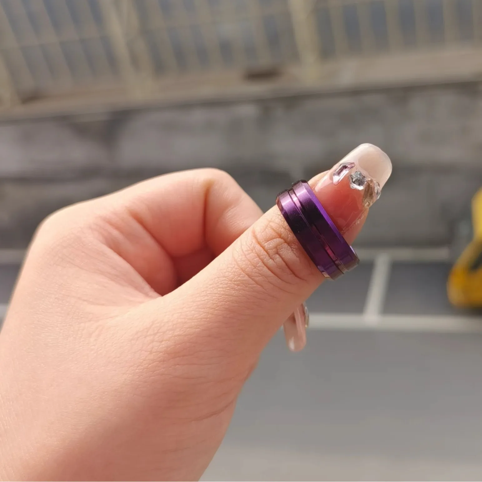 

New Hot Selling Fashion 8mm Men Stainless Steel Rings Inlaid Zircon Stone Rings For Men Carbon Fibre Rings Wedding Band Gift