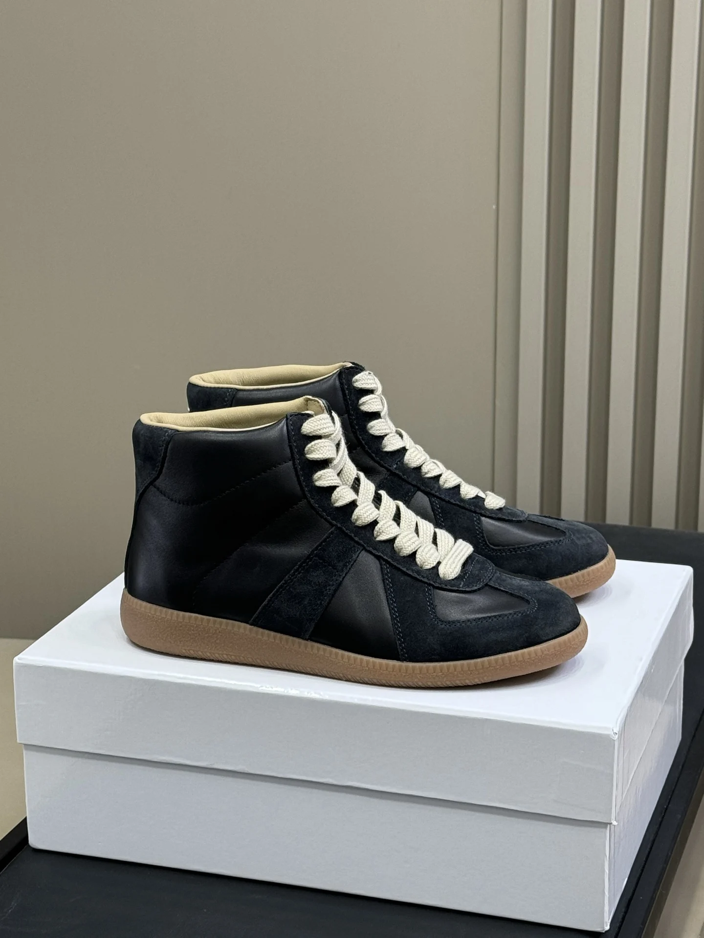 Sepatu Wanita Sepatu Kulit Suede Pola Blok Warna