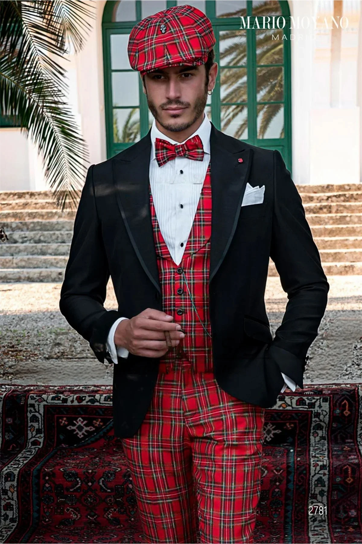 

Black Jacket Red Plaid Vest Pant Men Suits Fashion Peaked Lapel Business Slim Fit Groom Suit Formal Wedding Tuxedos 3 Piece