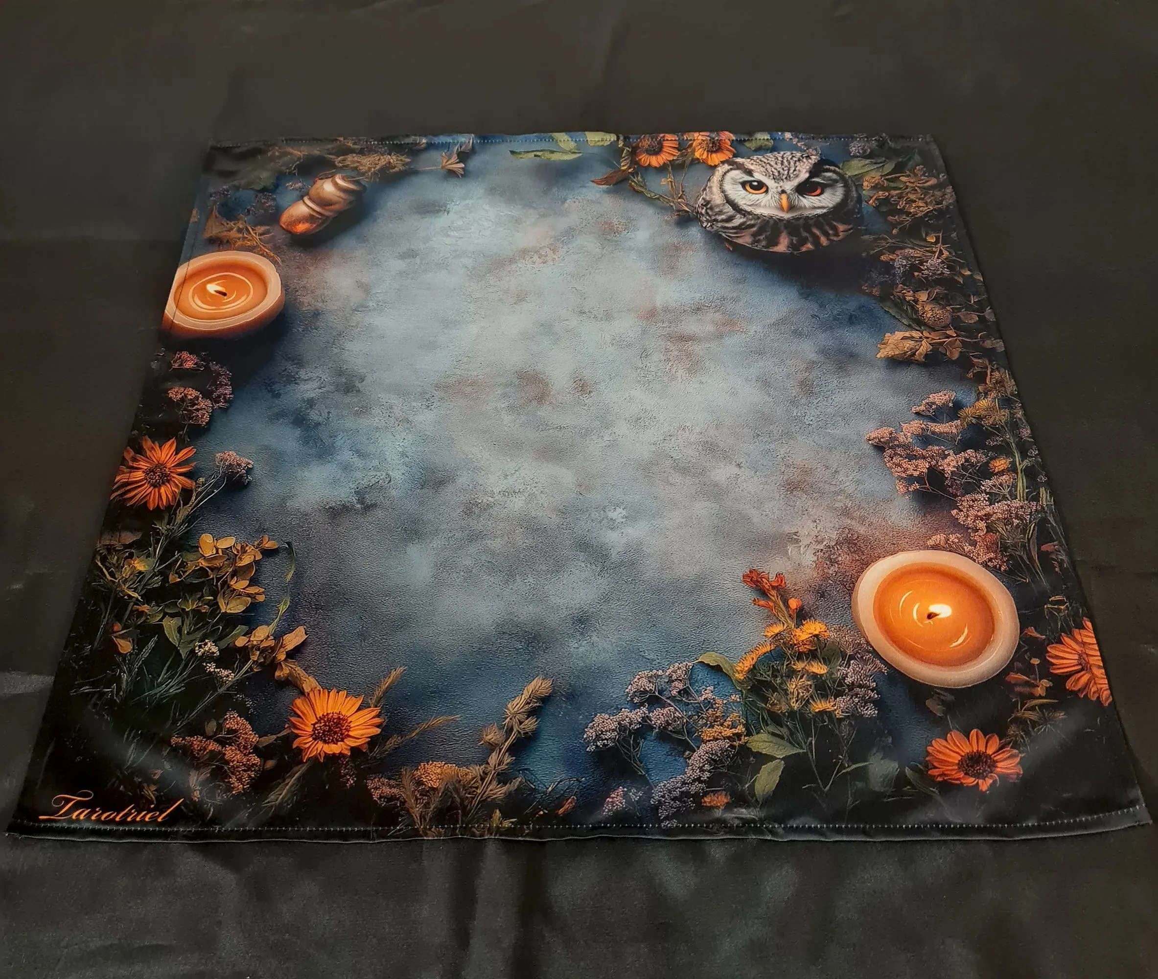 VIKAMA Retro Owl Tablecloth Dark Forest Witch Altar Cloth Mysterious Flower Candle Tarot Divination Tarot Card Tablecloth