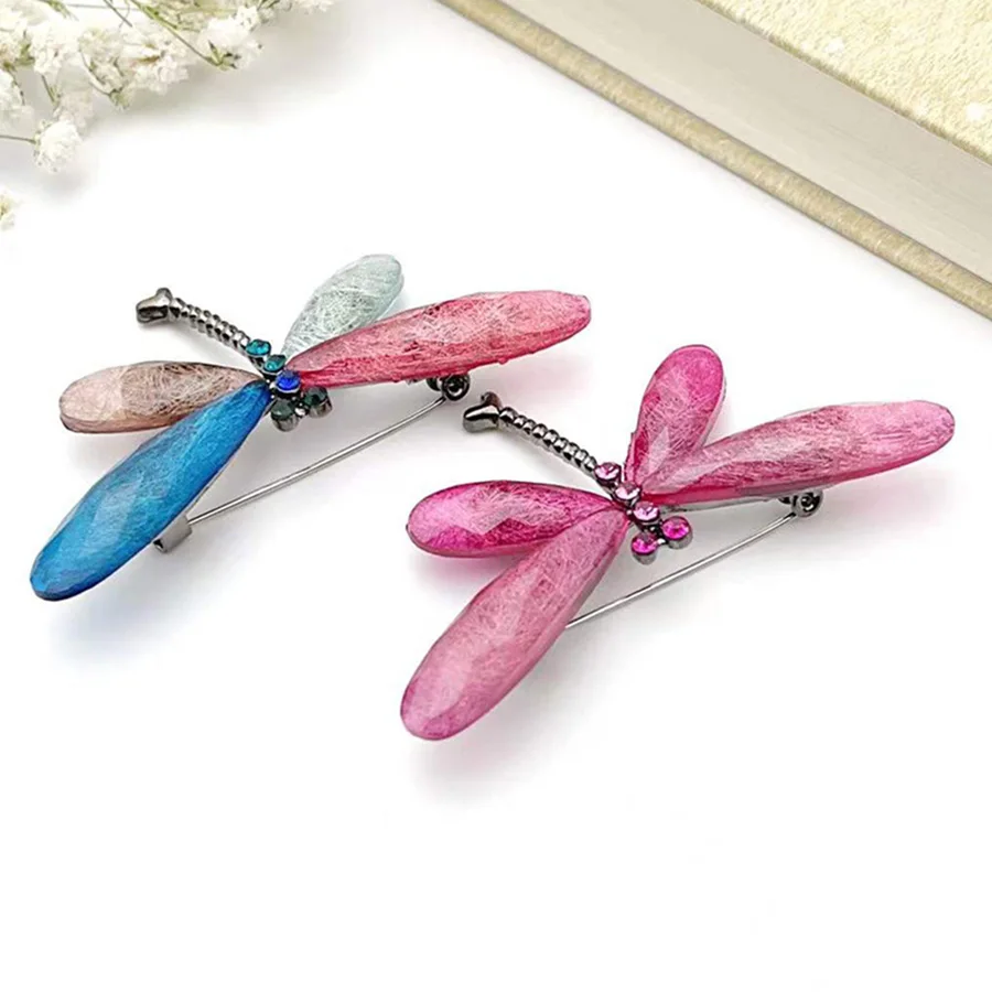 حساسة لطيف ملون المينا اليعسوب بروش معدني الاكريليك المضادة للانزلاق الحشرات دبابيس المرأة تي شيرت سترة مشبك اكسسوارات