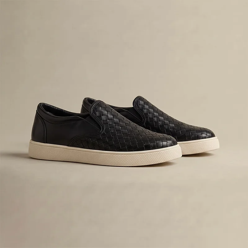 Men's slip-on loafers, retro slip-on casual shoes, suitable for daily commuting, versatile for all seasons, low-top, soft-soled, simple, no-lace-up, lightweight, breathable moccasins