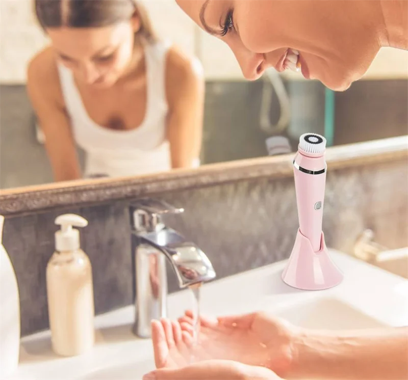 Spazzola per il lavaggio del viso vibrante elettrica sonica rotante 4 in 1 Spazzola per la pulizia del viso Detergente per il viso Spazzola per la pulizia del viso in silicone