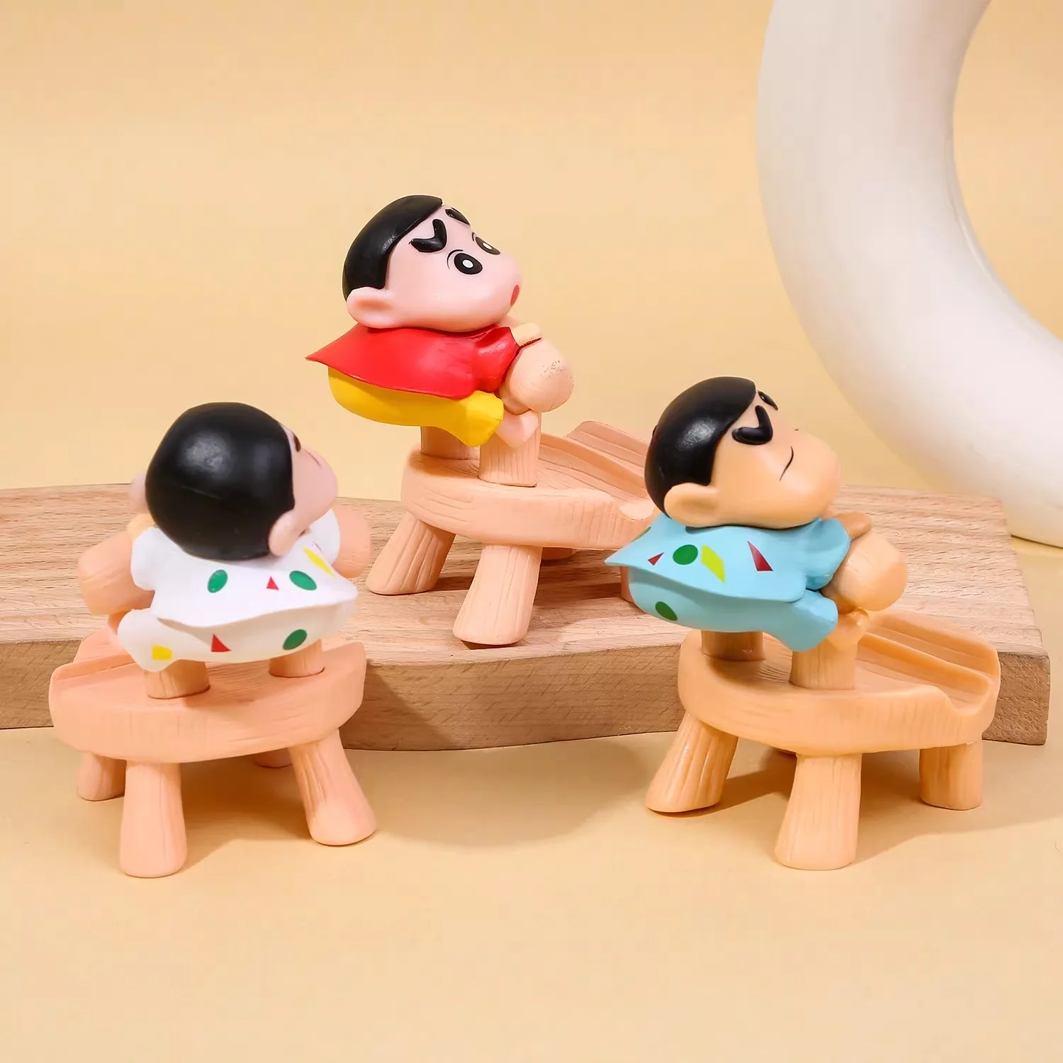 

Crayon Shin-Chan Anime Figure Phone Holder Kawaii Desktop Ornaments Phone Support Mini GK Collection Decoration Toys Girls Gifts