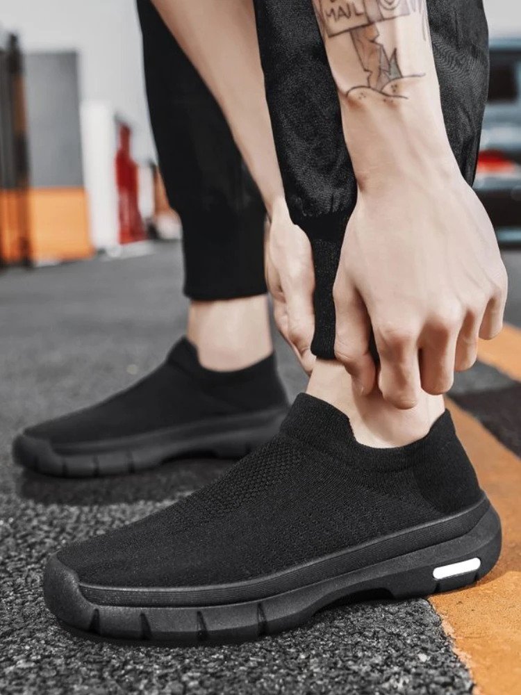 

Черная мужская спортивная обувь на толстой платформе, минималистичная легкая обувь размера 9, акция, распродажа, летние мужские повседневные кроссовки для спортзала