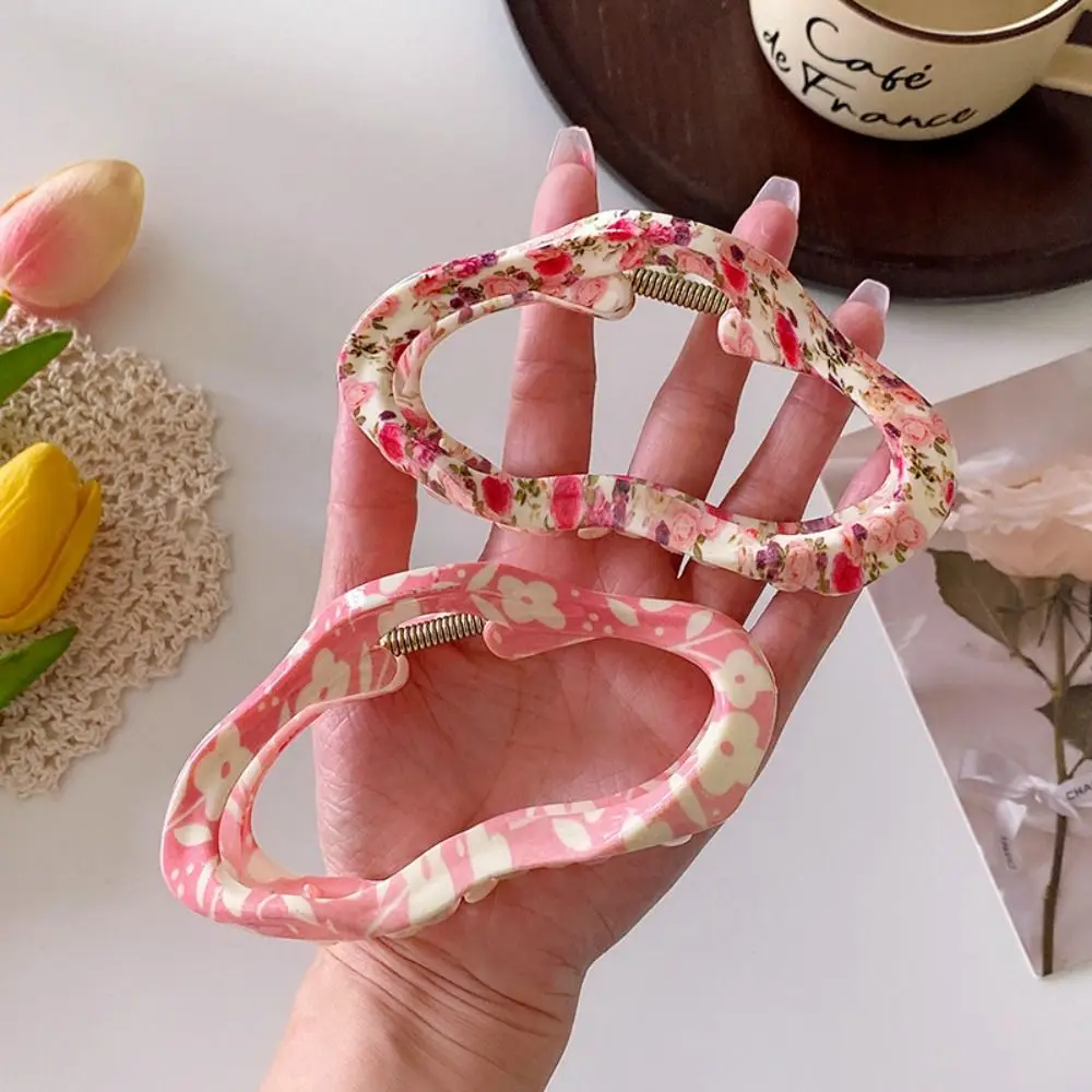 

Gifts Acrylic Cloud Shape Hair Claw Korean Style Geometric Hollow Claw Clip Large Hairpin Geometric Shark Clip Daily