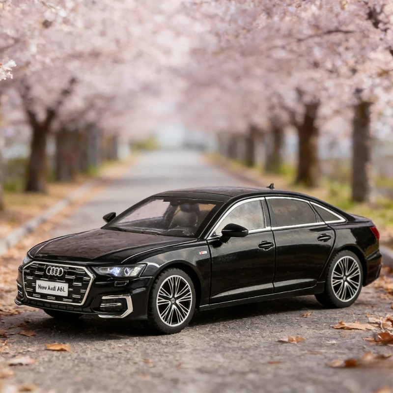 1:24 A6L Alloy Car Model Diecast Metal Toy Vehicles Car Model High Simulation Sound and Light Collection Childrens Gifts